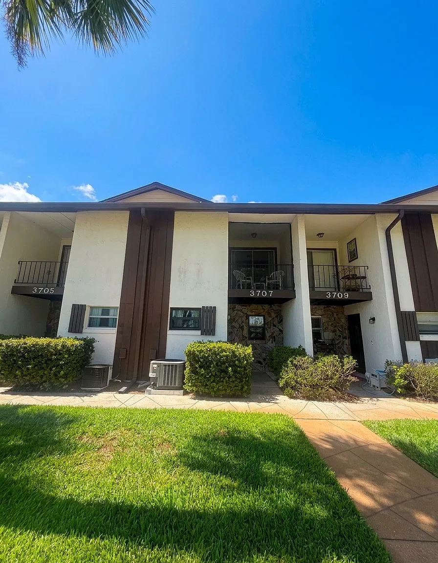 2 bed, 2.5 bath, $1,700 — Photo 1
