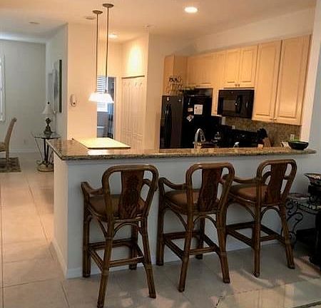 2nd image of 72 SE 6th Ave E APT D