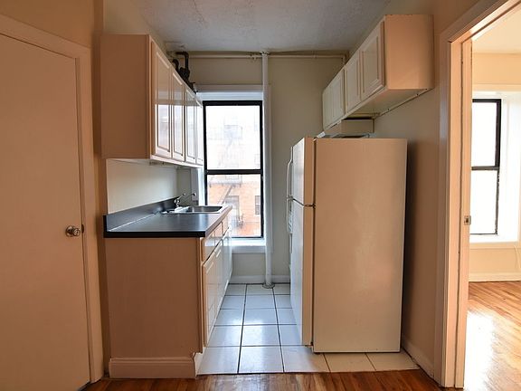 2nd image of 242 Bradhurst Ave #43A