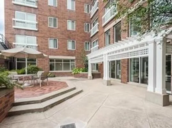 950 Massachusetts Ave, Cambridge, MA