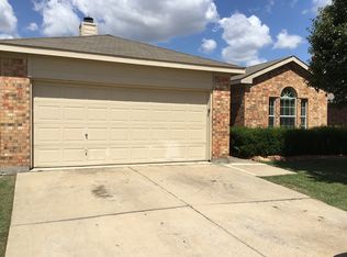 10416 Phantom Hill Rd, Fort Worth, TX 76140
