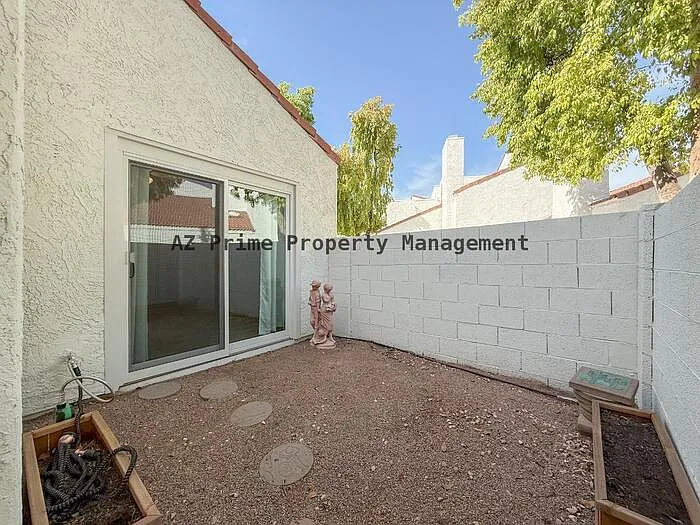 13817 N 42nd St — Photo 15