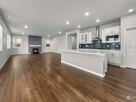 2nd image of 5501 24th Street NE
