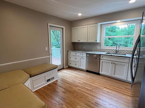 4th image of 4924 Brockwood Dr