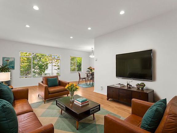 2nd image of 325 S Rexford Dr #4-2/1