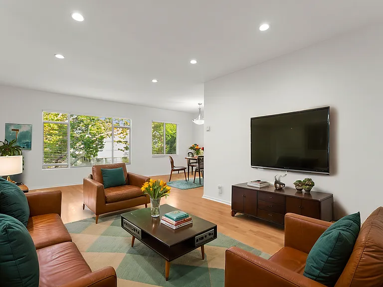 (El/Eu/Yo:B) 325 S. Rexford Drive — Photo 6