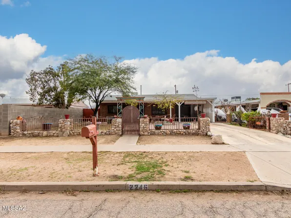 2246 E Beverly Dr, Tucson, AZ 85719