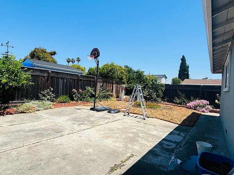 4675 Bianca Dr — Photo 7