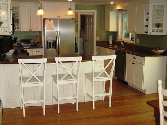 Kitchen / Dining Area