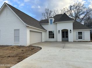 178 Sweetbriar Cir, Canton, MS 39046
