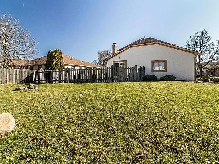5568 Whimpstone Ct — Photo 3