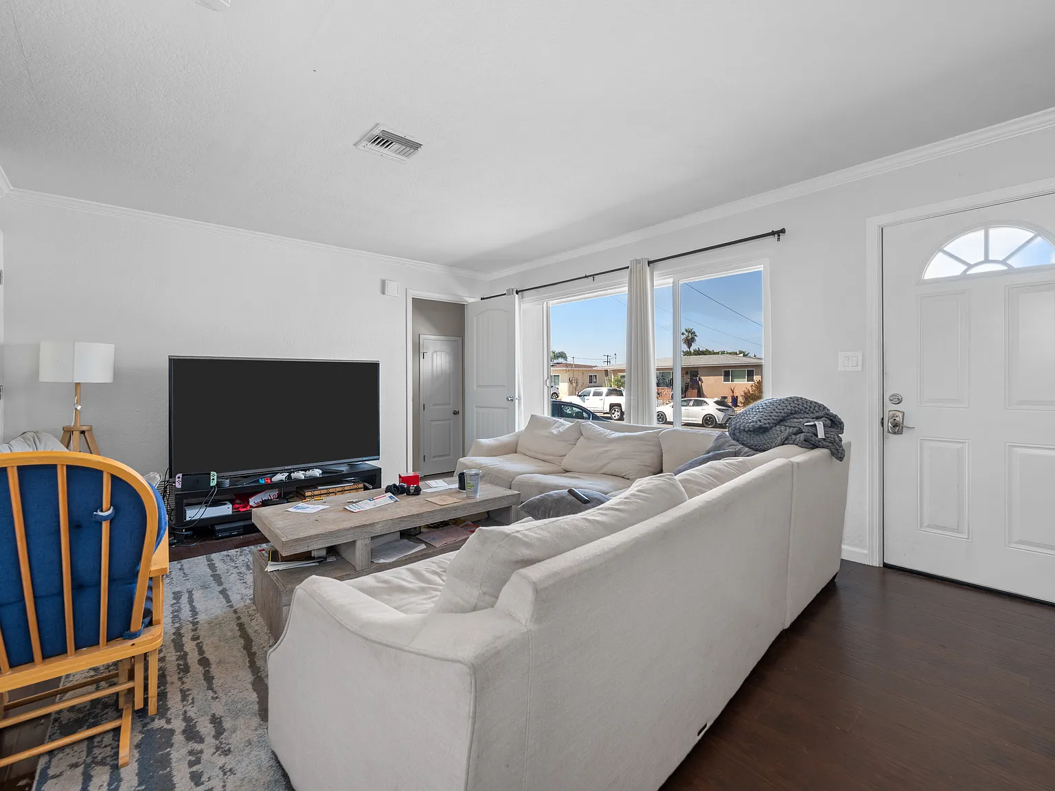 5 bed, 1750 sqft, $6,500 — Photo 2