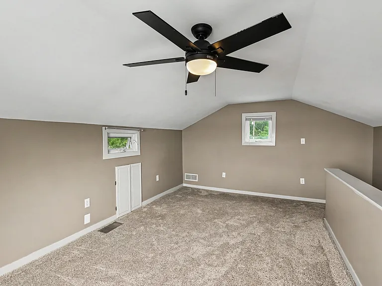 251 Edgewood Dr — Photo 11