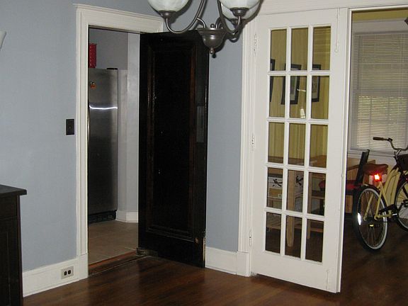 Dinign area leading to Kitchen