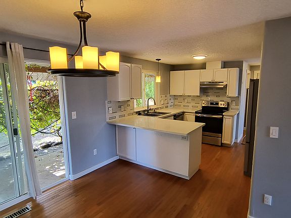 4th image of 15521 NE 85th St