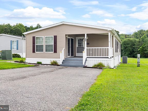 4th image of 39 Queen Eleanor Dr