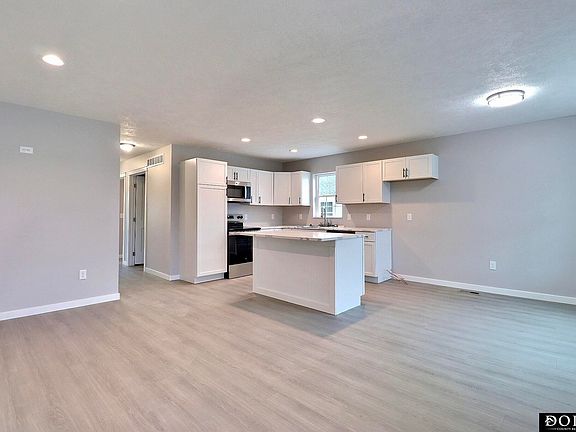 5th image of 1490 2nd St
