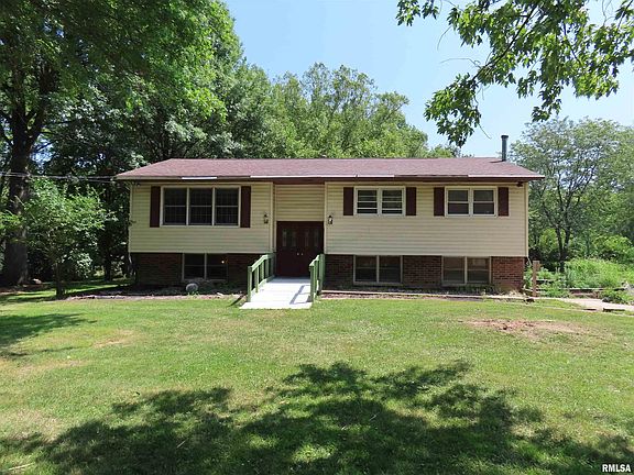 4th image of 1201 Eiker Rd