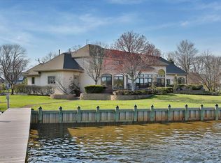 70 Gooseneck Point Rd, Oceanport, NJ 07757