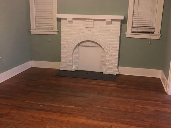 2nd image of 1660 S Wellington St