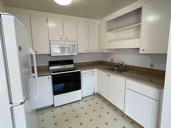 5th image of 5643 Sonoma Dr APT 17