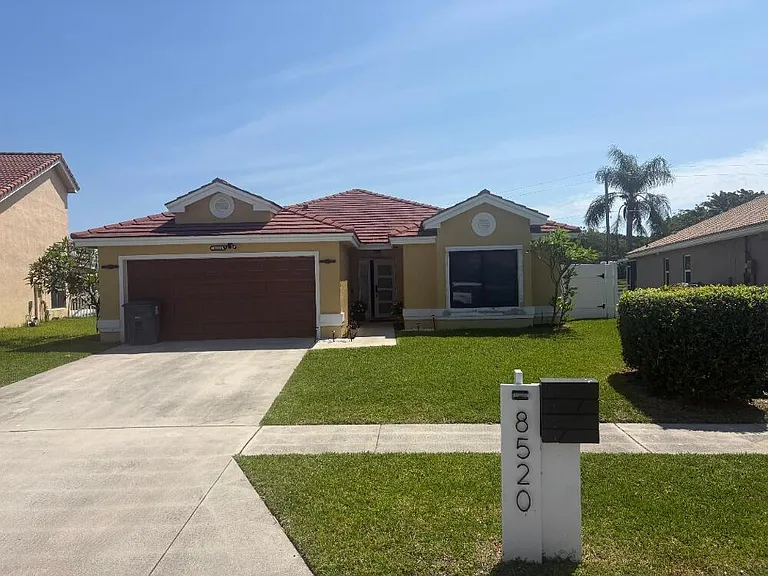 8520 Tourmaline Blvd — Photo 34