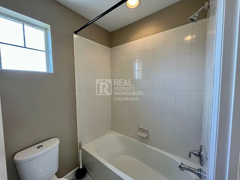 312 Cade St — Photo 8