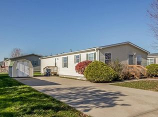 345 Palomino Ct, Iowa City, IA 52240