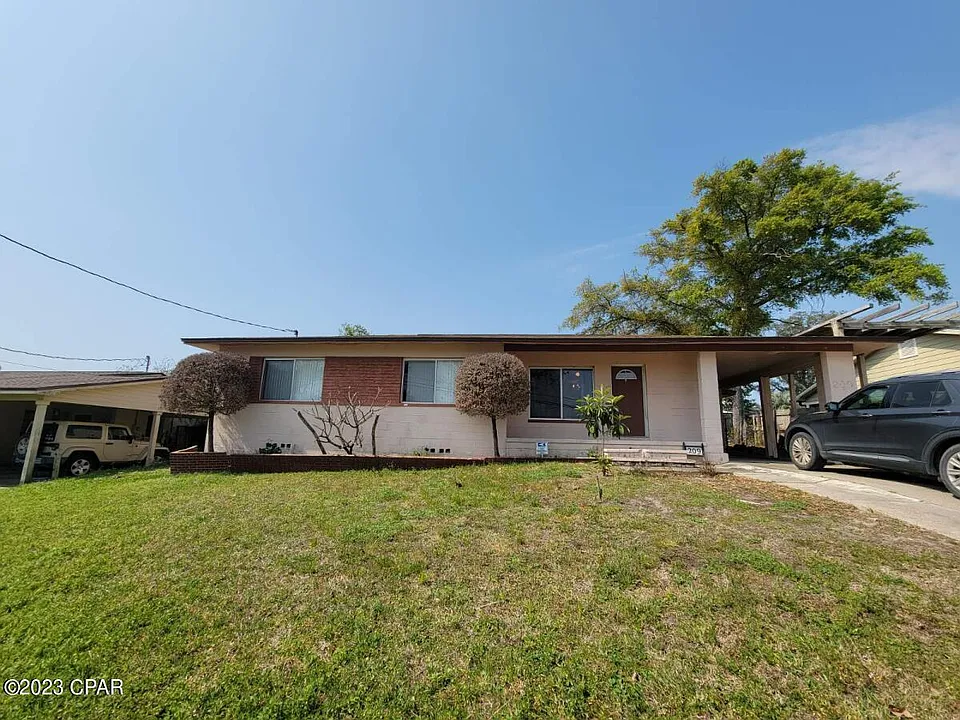 209 N Harris Ave