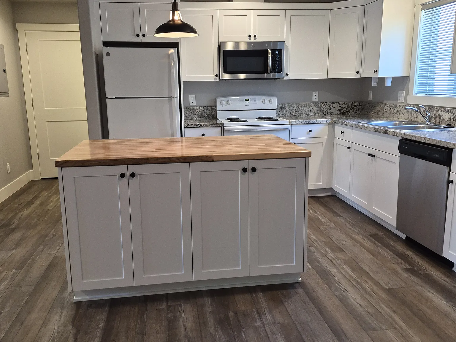 2 bed, 1100 sqft, $1,850 — Photo 4
