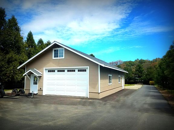 SHOP 28' x 44', 1,232 sq ft