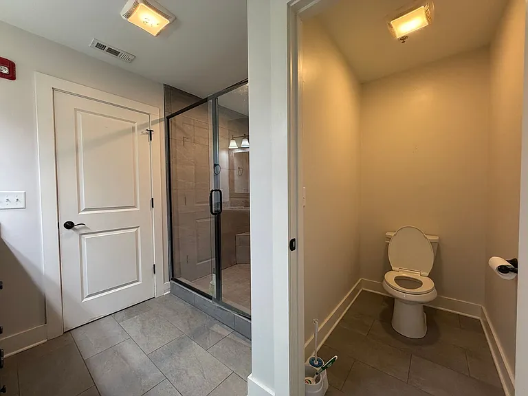 425 Broad St — Photo 22
