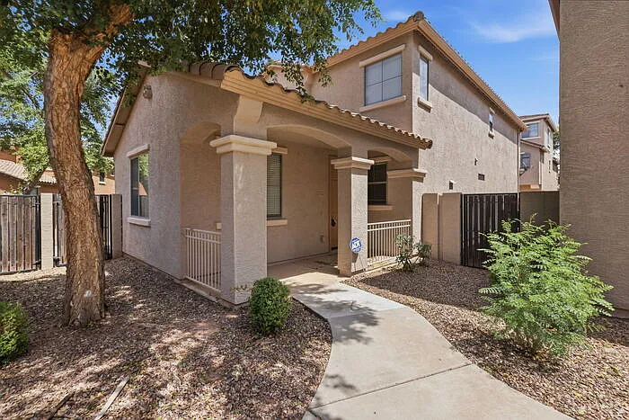 3 bed, 2.5 bath, 1684 sqft, $2,245 — Photo 1