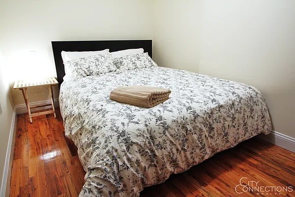 Rented by City Connections Realty | media 18