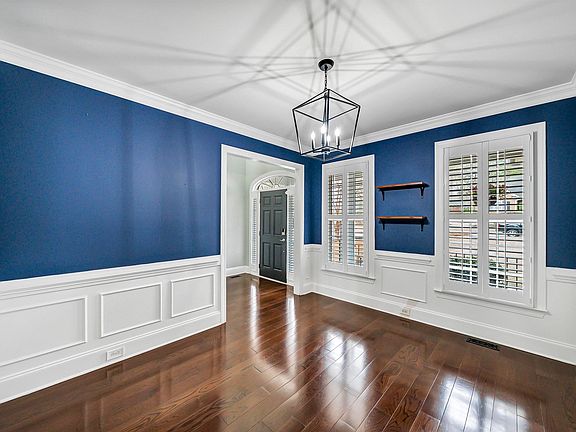 3rd image of 152 Inverness Dr