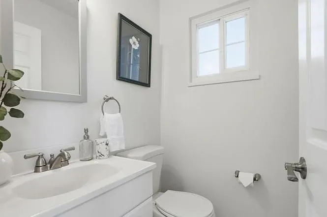 1091 W Latimer Ave — Photo 14
