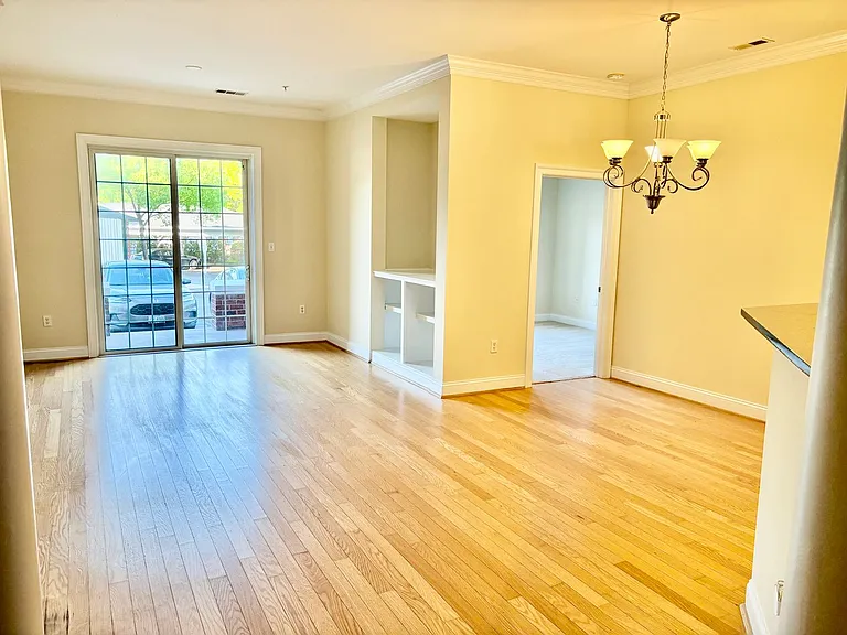 5215 Center St #103 — Photo 2