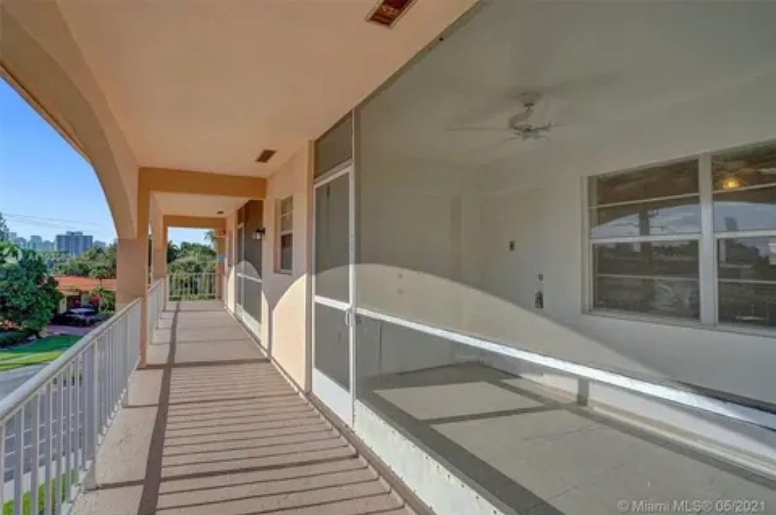1 bed, 800 sqft, $1,850 — Photo 3