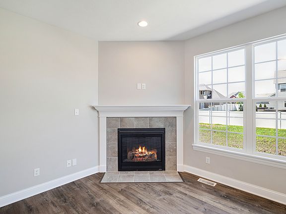 5th image of 8420 W 102nd Ave