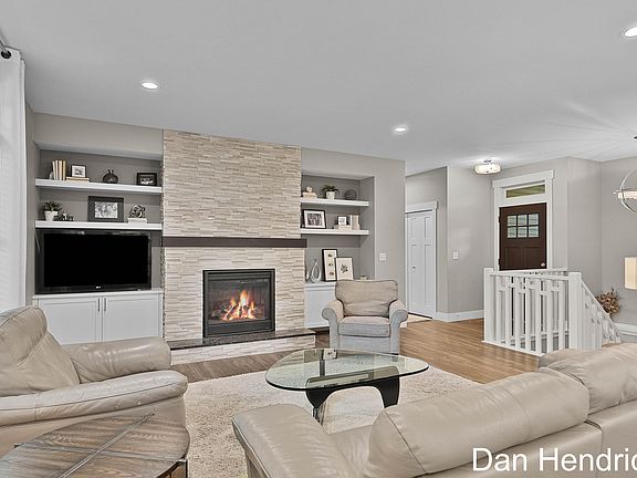 4th image of 14832 Canary Dr