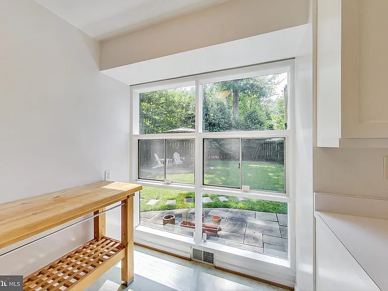 6515 E Halbert Rd — Photo 18