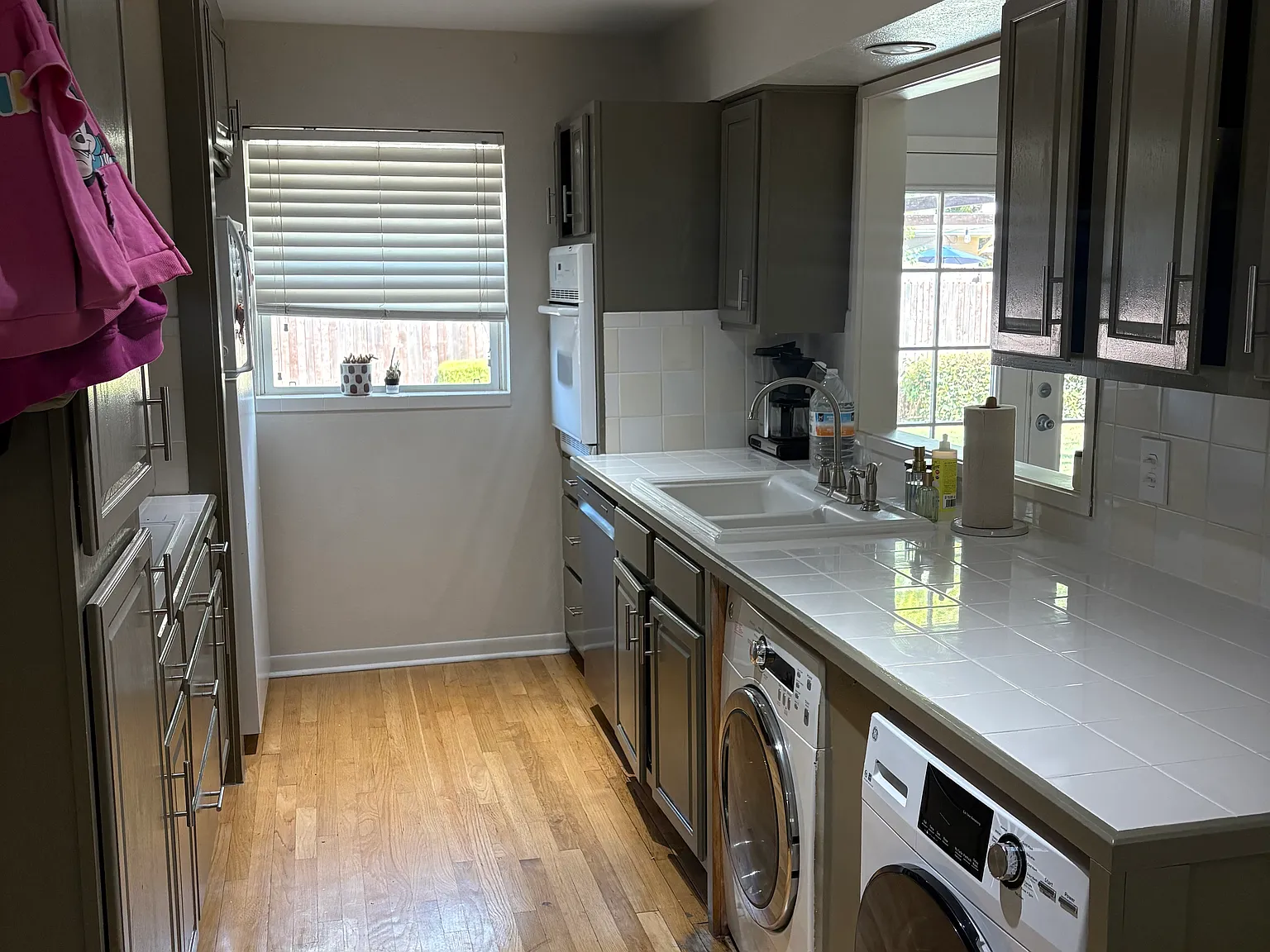 4 bed, 2096 sqft, $3,450 — Photo 4