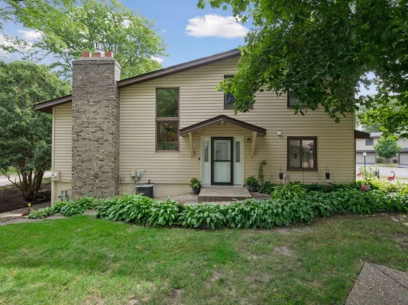 5722 Hyland Courts Dr, Bloomington, MN 55437