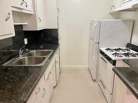 5th image of 1403 N Alta Vista Blvd APT 3