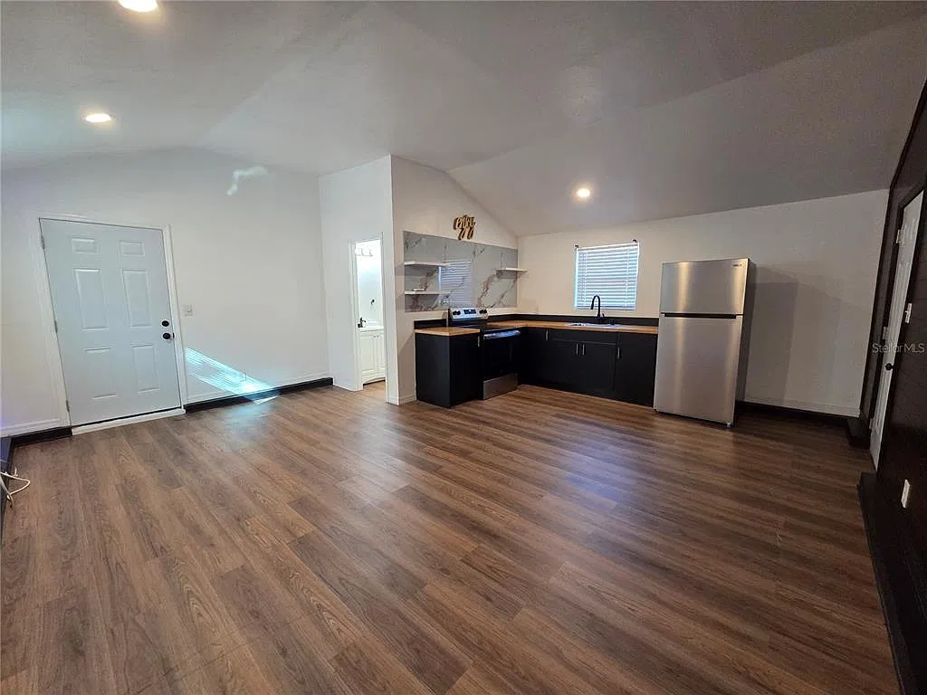 Studio, 1.0 bath, 400 sqft, $1,250 — Photo 4