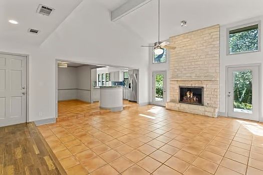 2nd image of 1906 Apricot Glen Dr