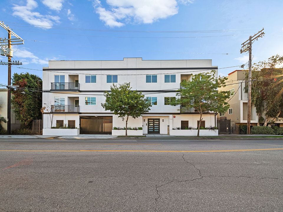 1st image of 13846 Moorpark St #2