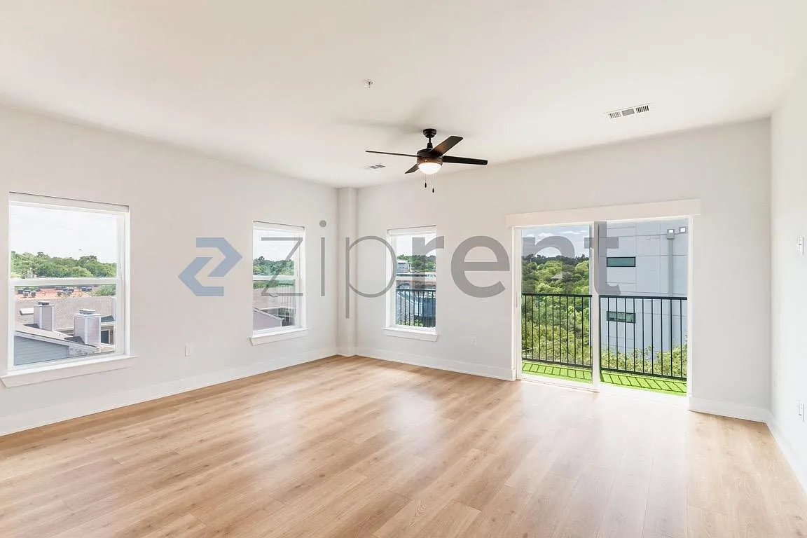 2 bed, 1233 sqft, $3,600 — Photo 4