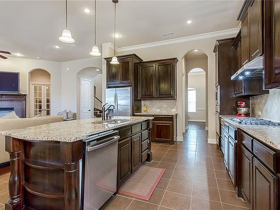 5th image of 207 San Bernard Dr