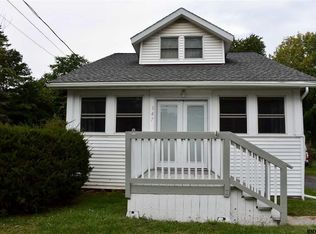 147 Schoolhouse Rd, Albany, NY 12203